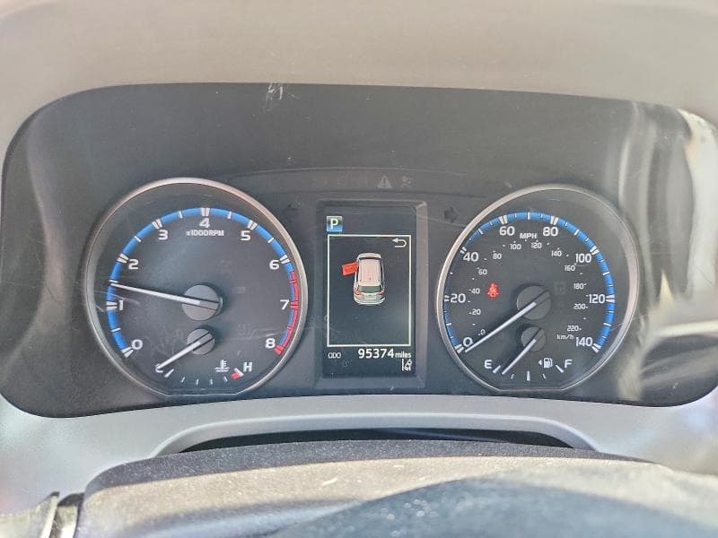 2018 TOYOTA RAV4 LE 9