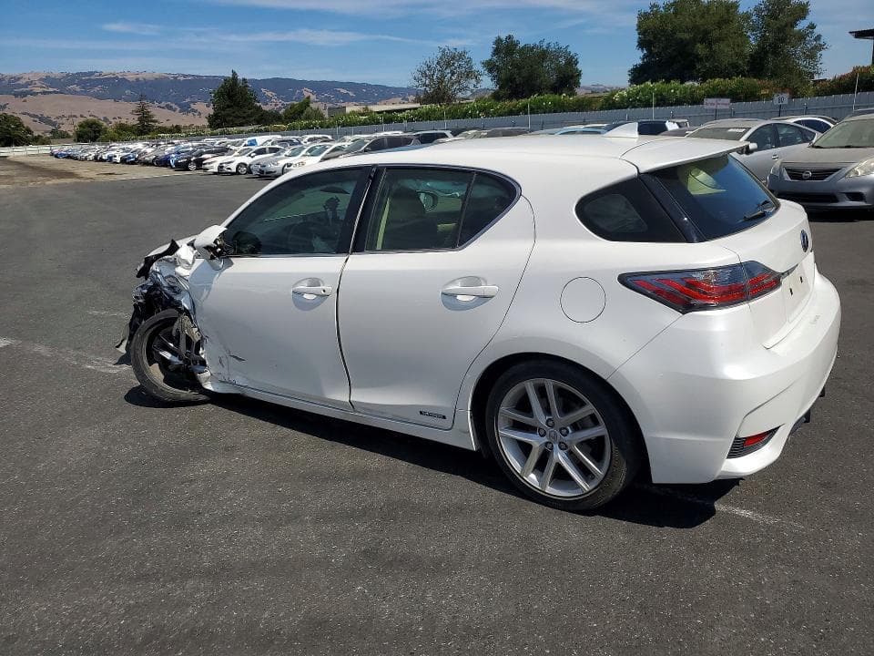 2017 LEXUS CT 200 2