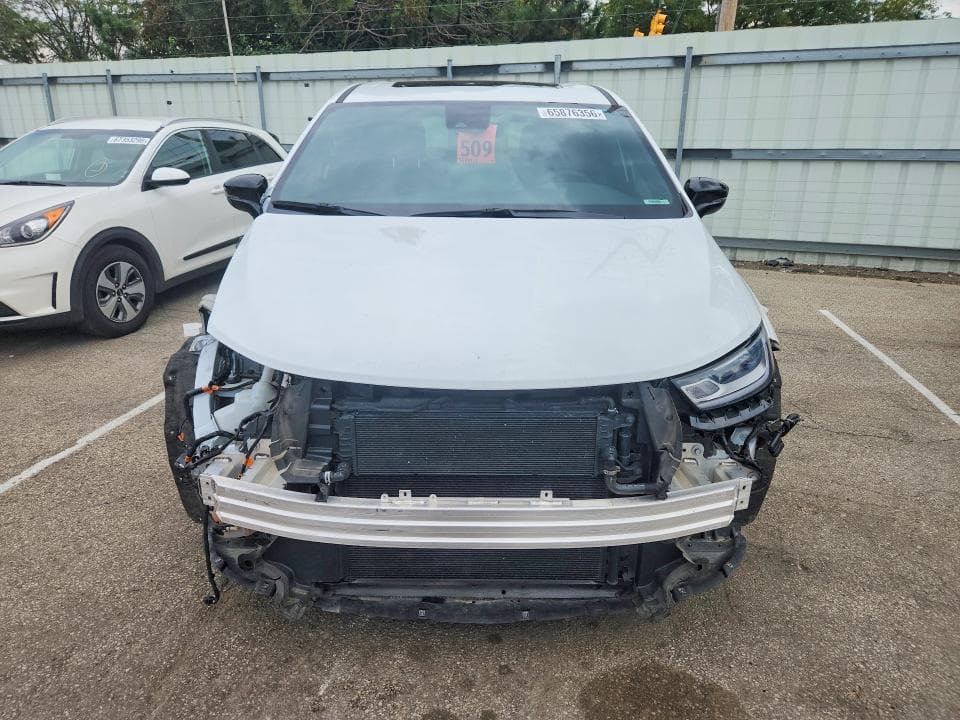2023 CHRYSLER PACIFICA HYBRID LIMITED 5