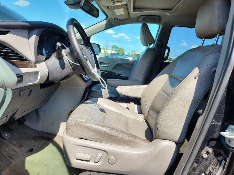 2018 TOYOTA SIENNA XLE 8-PASSENGER 7