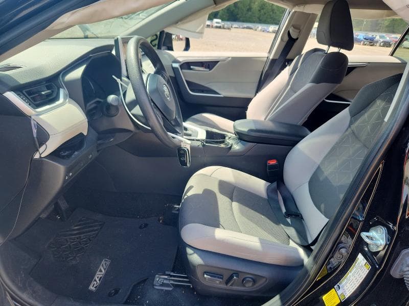 2025 TOYOTA RAV4 XLE 7