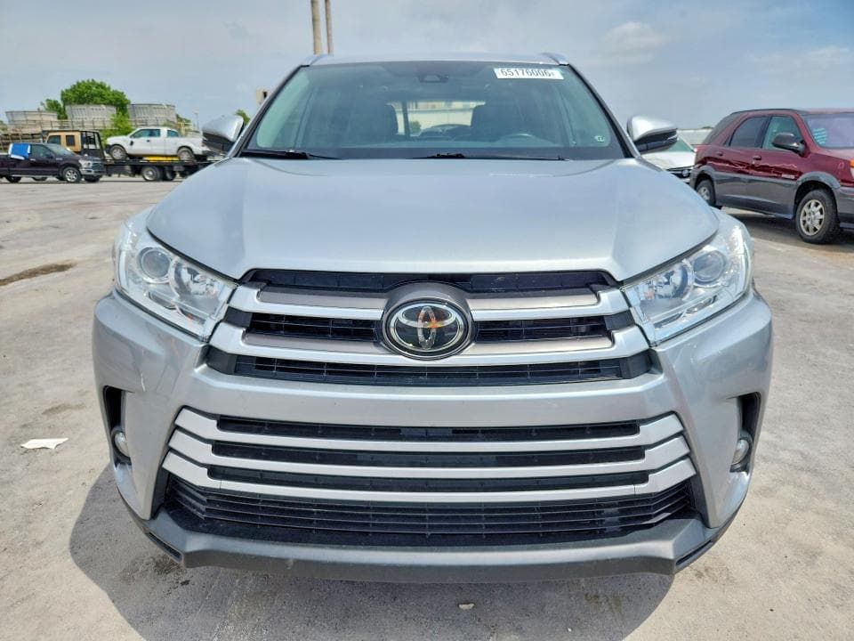 2019 TOYOTA HIGHLANDER SE 5