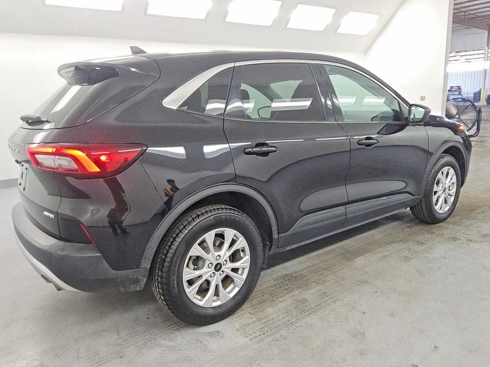 2023 FORD ESCAPE ACTIVE 3