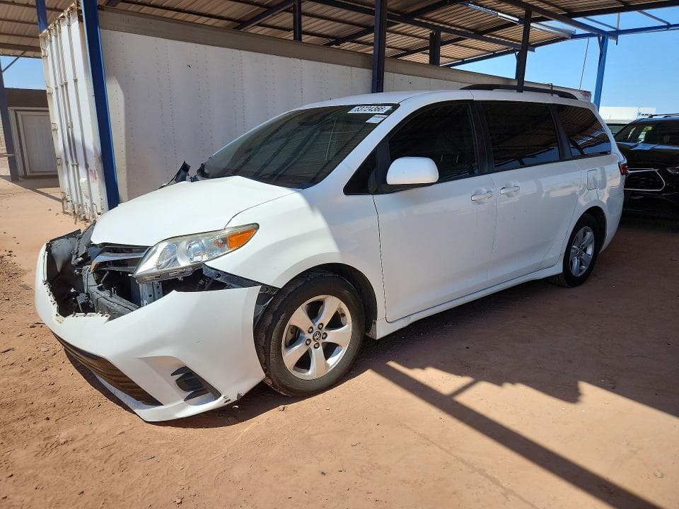 2019 TOYOTA SIENNA LE - 1