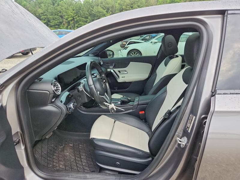 2021 MERCEDES-BENZ A 220 7