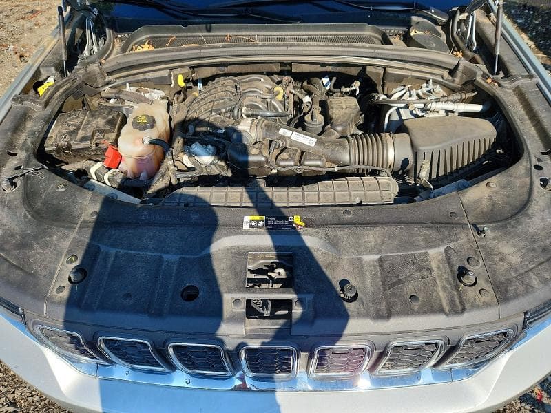 2023 JEEP GRAND CHEROKEE LAREDO 12