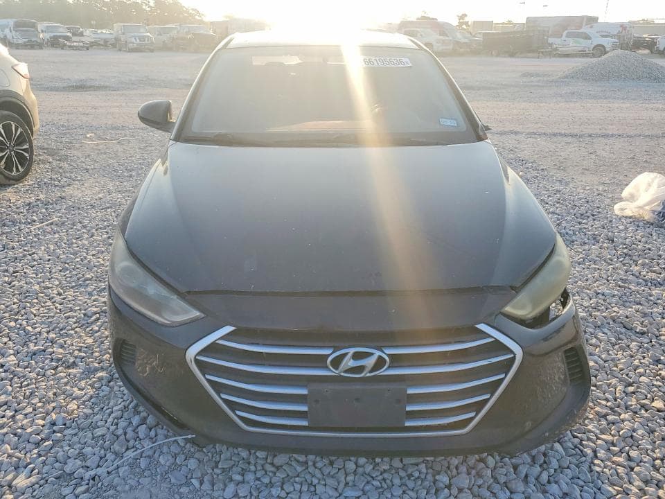 2018 HYUNDAI ELANTRA SE 5
