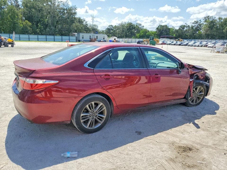2017 TOYOTA CAMRY SE 3