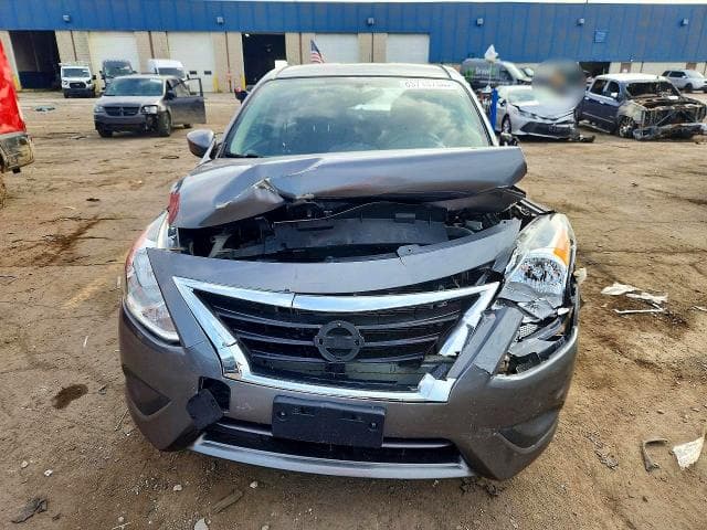 2019 NISSAN VERSA SV 5