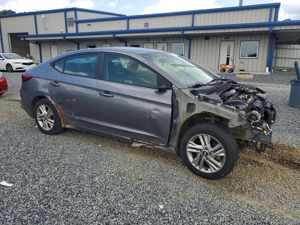 2019 HYUNDAI ELANTRA SEL 4