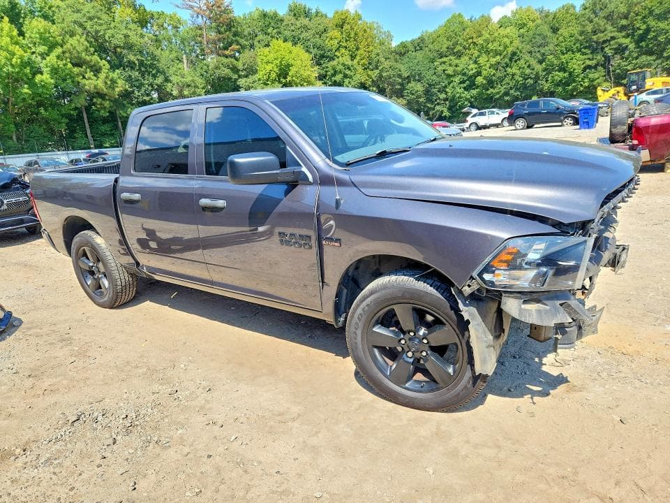 2017 RAM 1500 ST 4