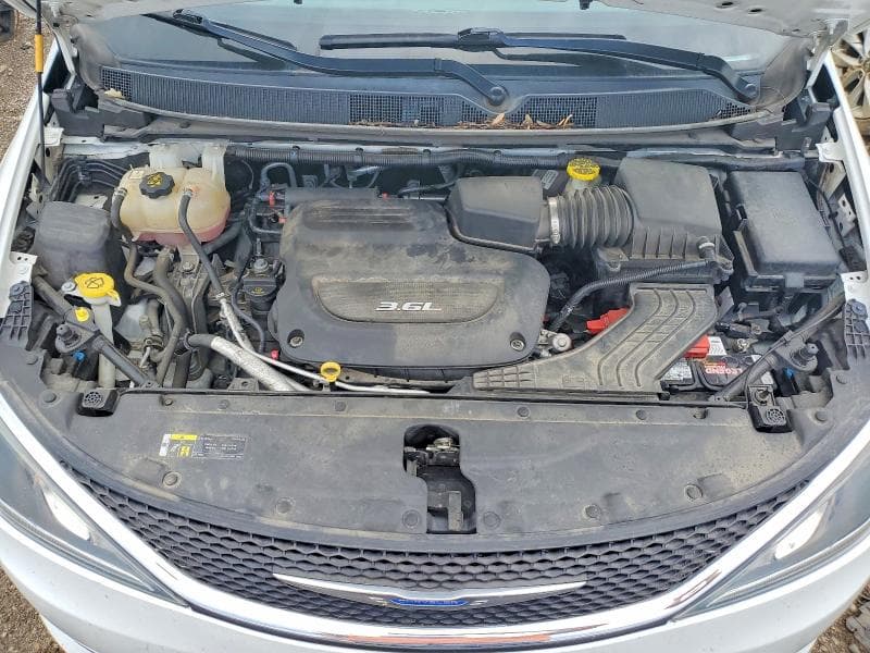 2019 CHRYSLER PACIFICA TOURING L 12