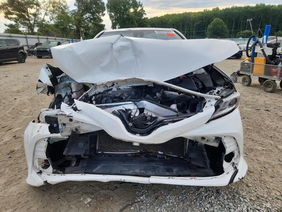 2018 TOYOTA CAMRY LE 5