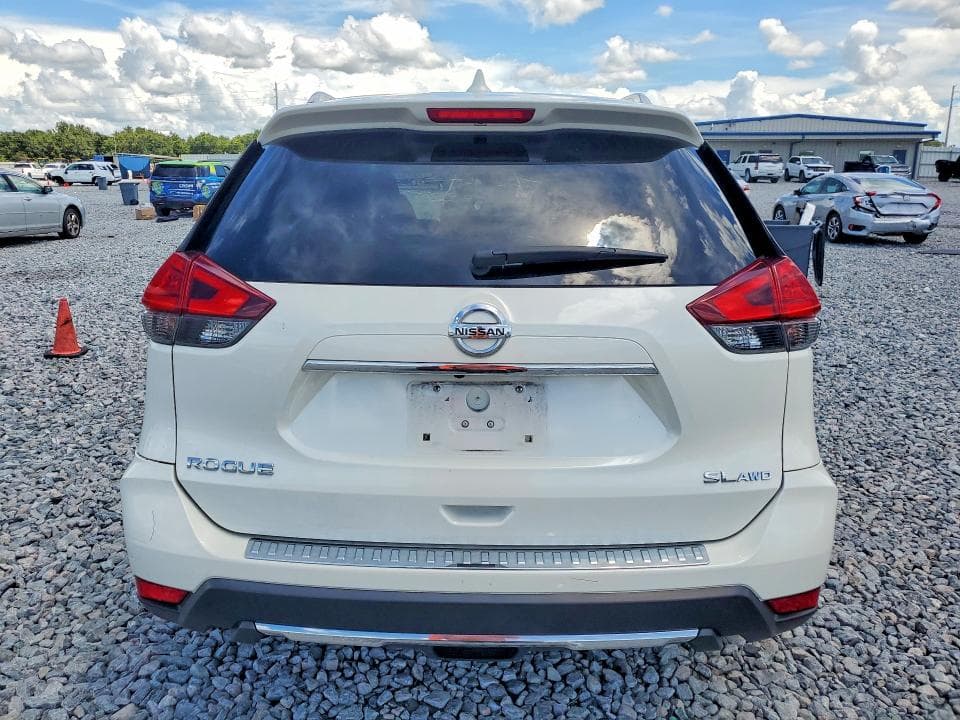 2017 NISSAN ROGUE SL 6