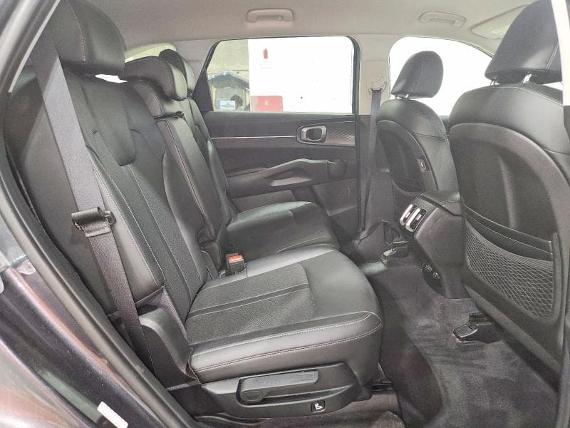 2021 KIA SORENTO S 11