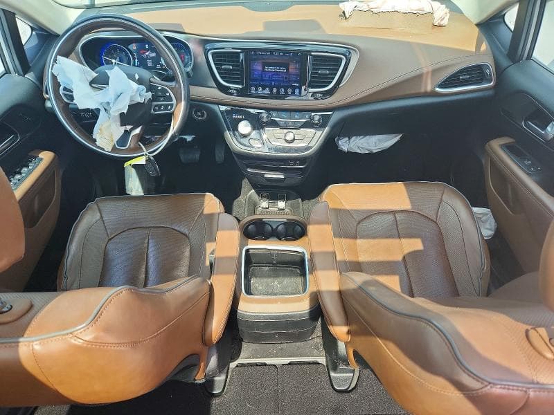 2017 CHRYSLER PACIFICA LIMITED 8