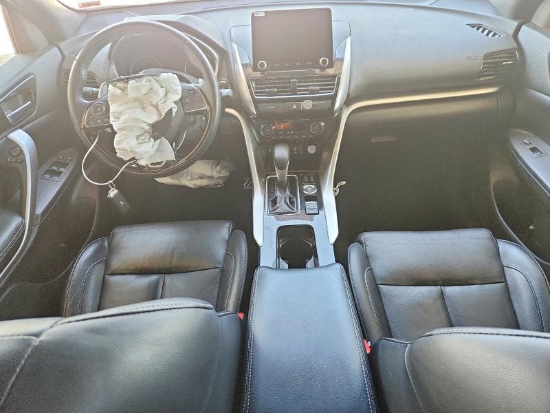 2022 MITSUBISHI ECLIPSE CROSS SE 8