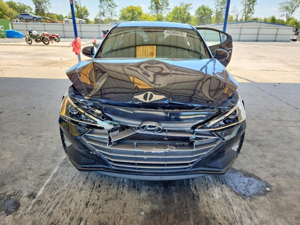 2020 HYUNDAI ELANTRA SE 5