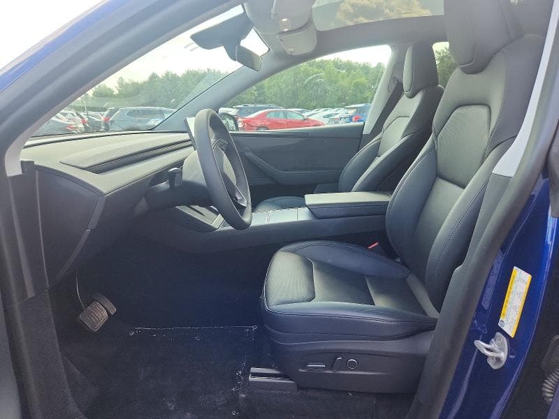 2026 TESLA MODEL Y 7