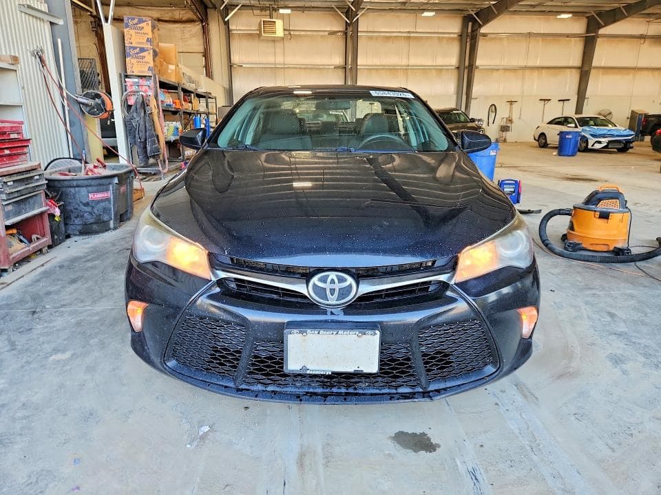 2017 TOYOTA CAMRY SE 5