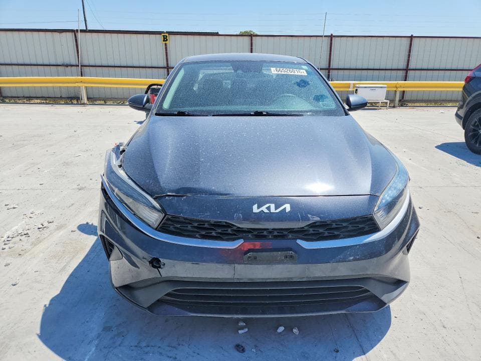 2022 KIA FORTE FE 5