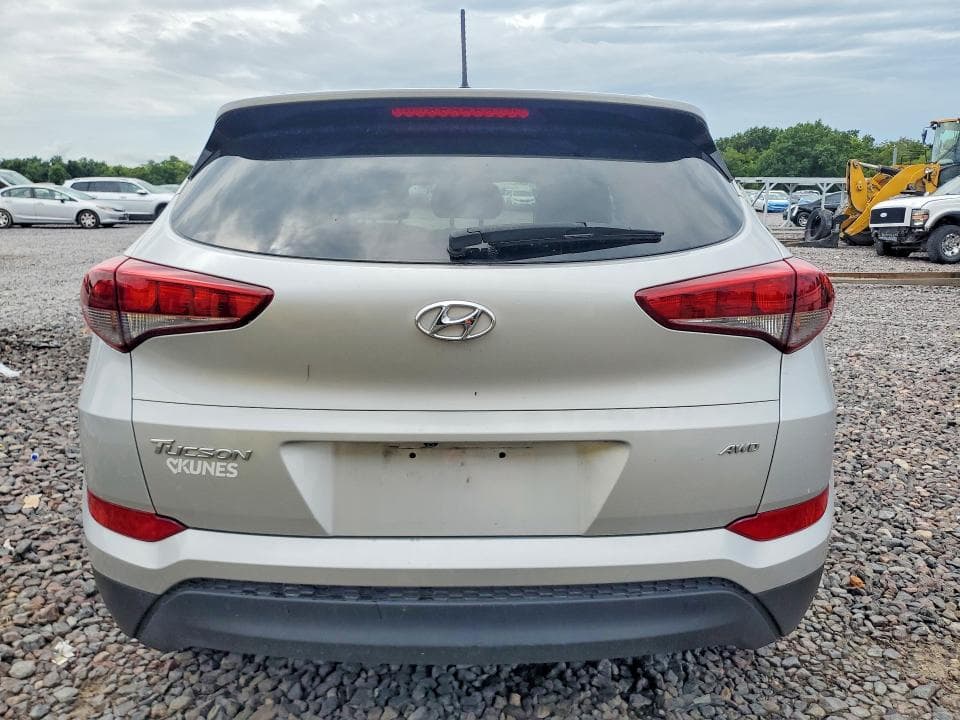 2017 HYUNDAI TUCSON SE 6