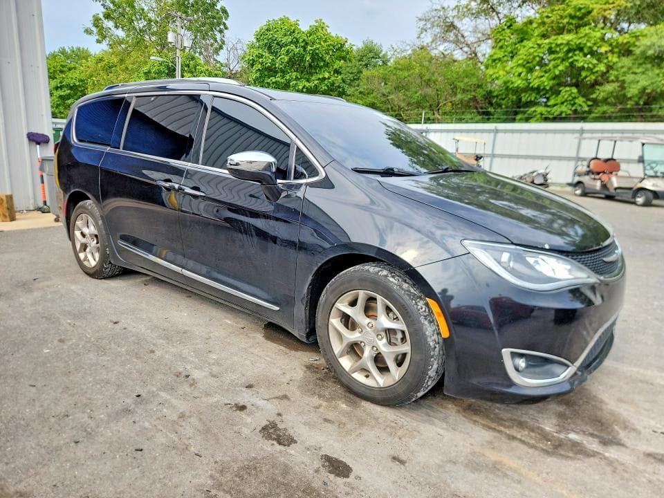 2018 CHRYSLER PACIFICA LIMITED 4