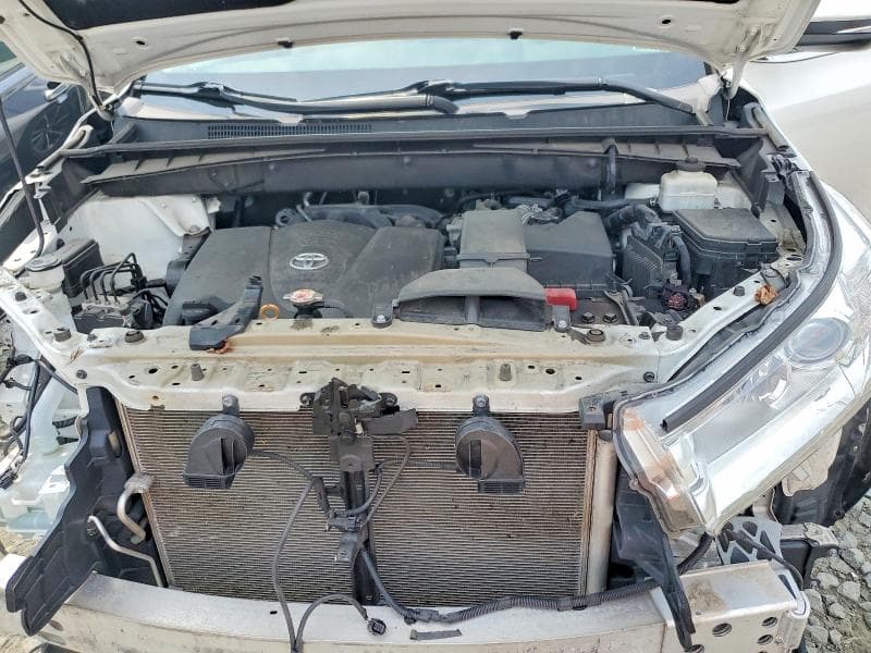 2019 TOYOTA HIGHLANDER XLE 12