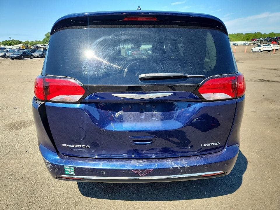2018 CHRYSLER PACIFICA LIMITED 6