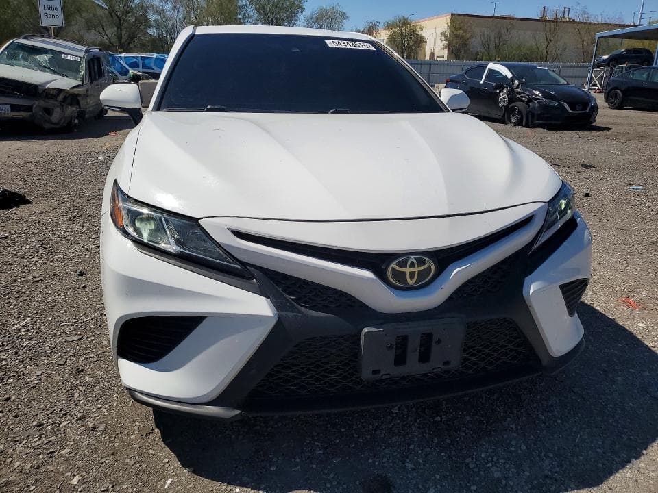 2018 TOYOTA CAMRY SE 5