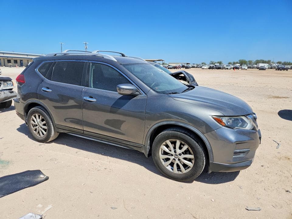 2017 NISSAN ROGUE SV 4