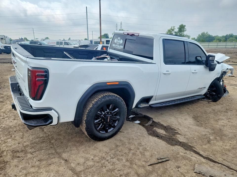 2026 GMC SIERRA K2500 AT4 3