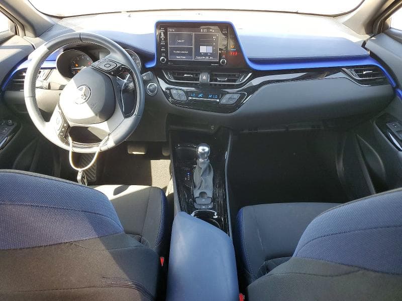 2021 TOYOTA C-HR XLE 8