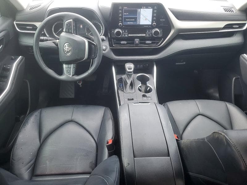 2022 TOYOTA HIGHLANDER XLE 8