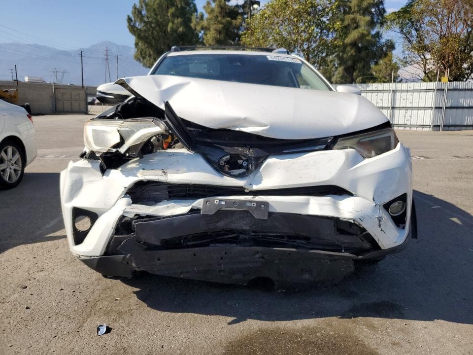 2018 TOYOTA RAV4 XLE 5