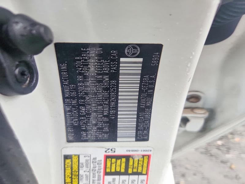 2019 TOYOTA CAMRY SE 13