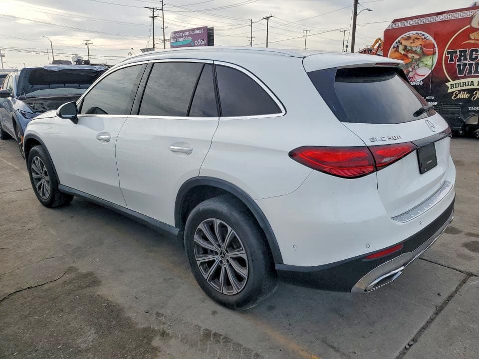 2023 MERCEDES-BENZ GLC 300 2