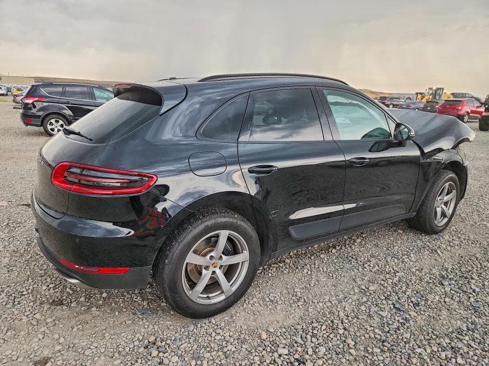 2017 PORSCHE MACAN 3