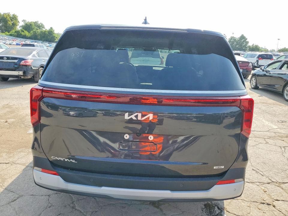 2026 KIA CARNIVAL LXS 6