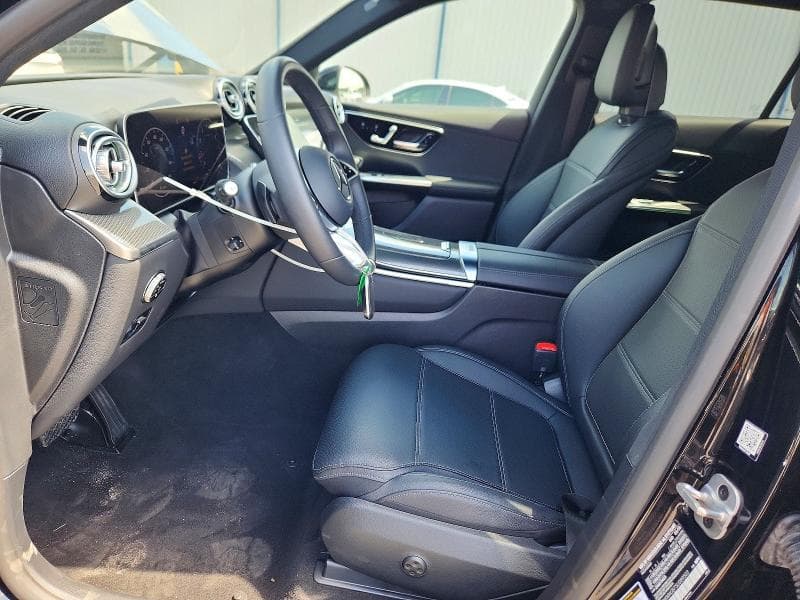 2025 MERCEDES-BENZ GLC 300 7