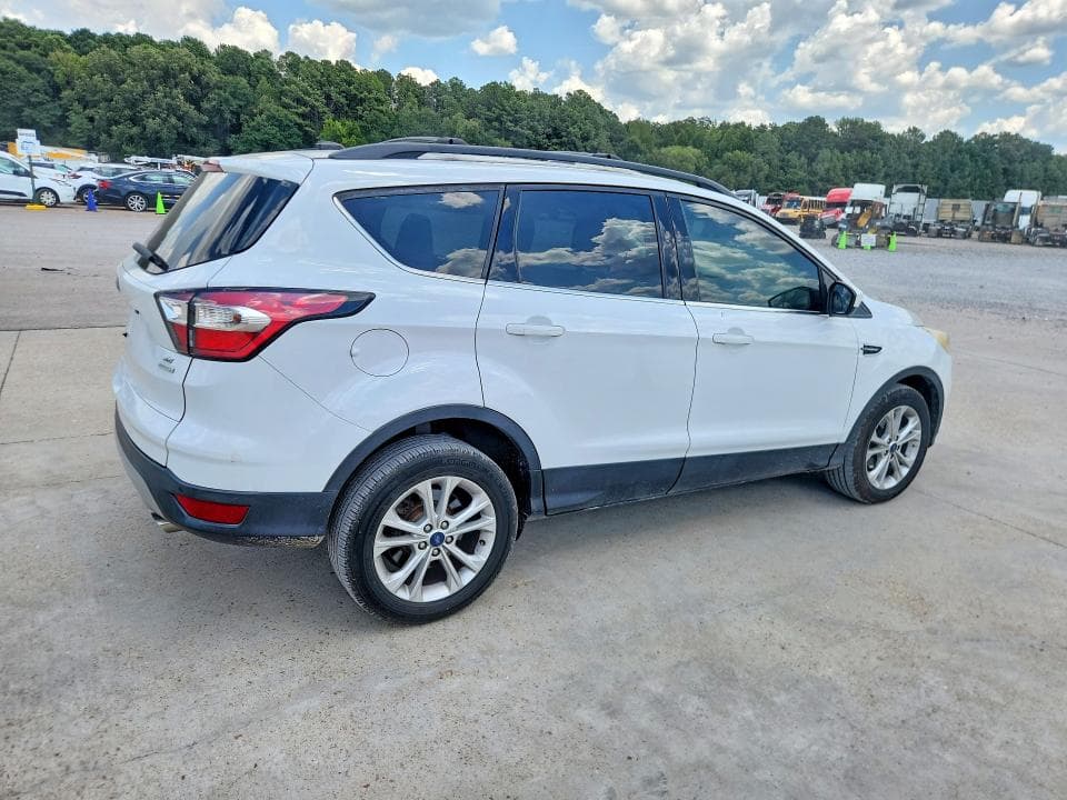 2017 FORD ESCAPE SE 3