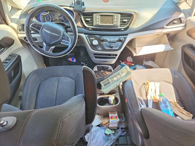2017 CHRYSLER PACIFICA TOURING 8