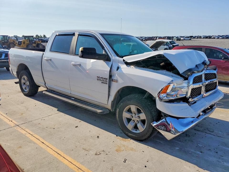 2019 RAM 1500 CLASSIC SLT 4