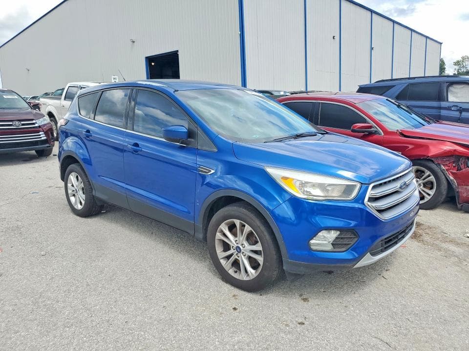 2017 FORD ESCAPE SE 4