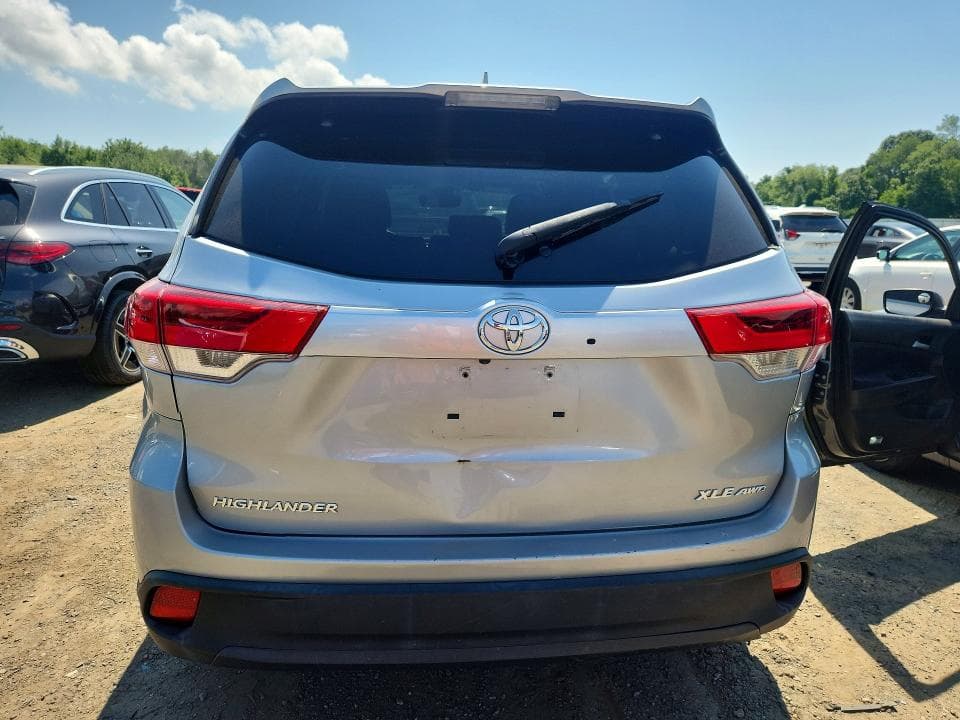 2018 TOYOTA HIGHLANDER XLE 6
