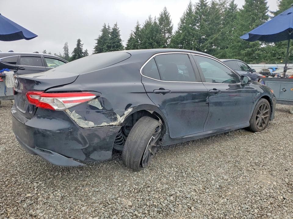 2018 TOYOTA CAMRY LE 3