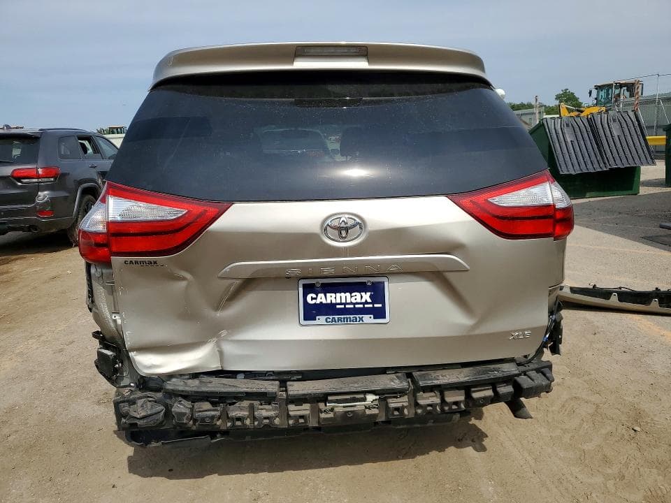 2017 TOYOTA SIENNA XLE 8-PASSENGER 6