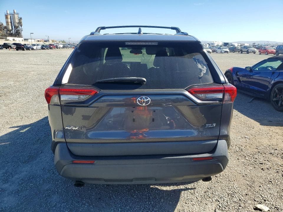 2022 TOYOTA RAV4 XLE 6