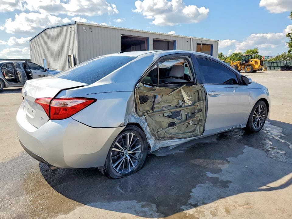 2017 TOYOTA COROLLA LE 3