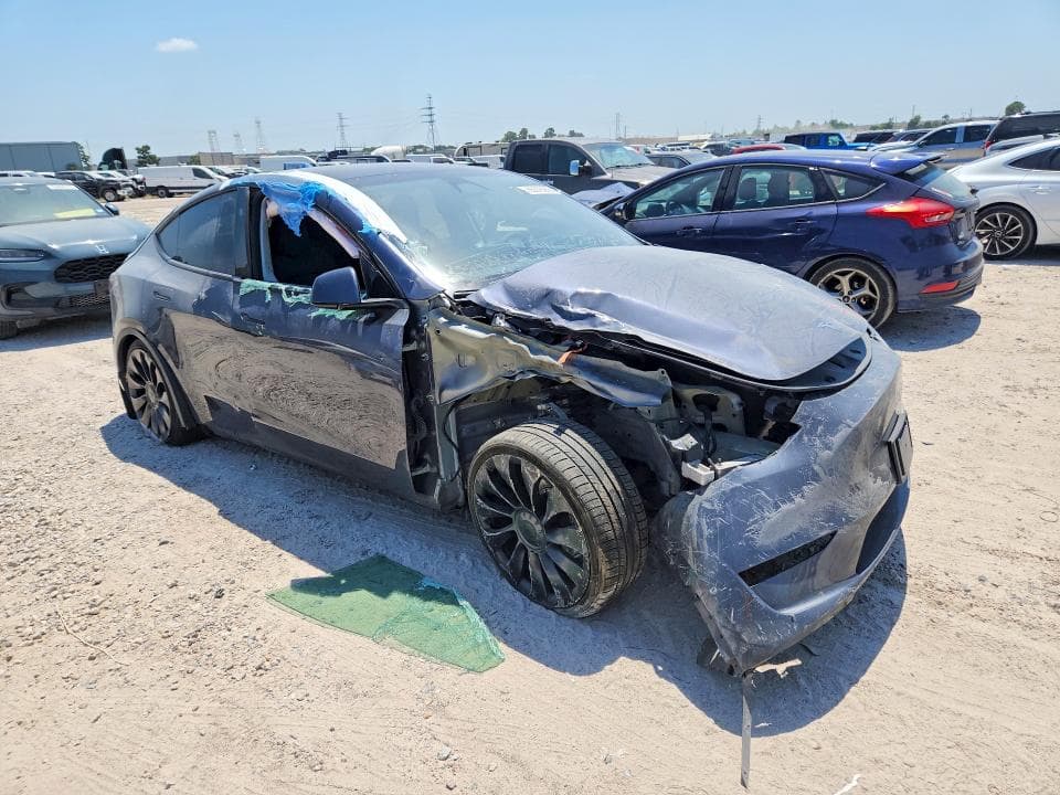 2023 TESLA MODEL Y 4